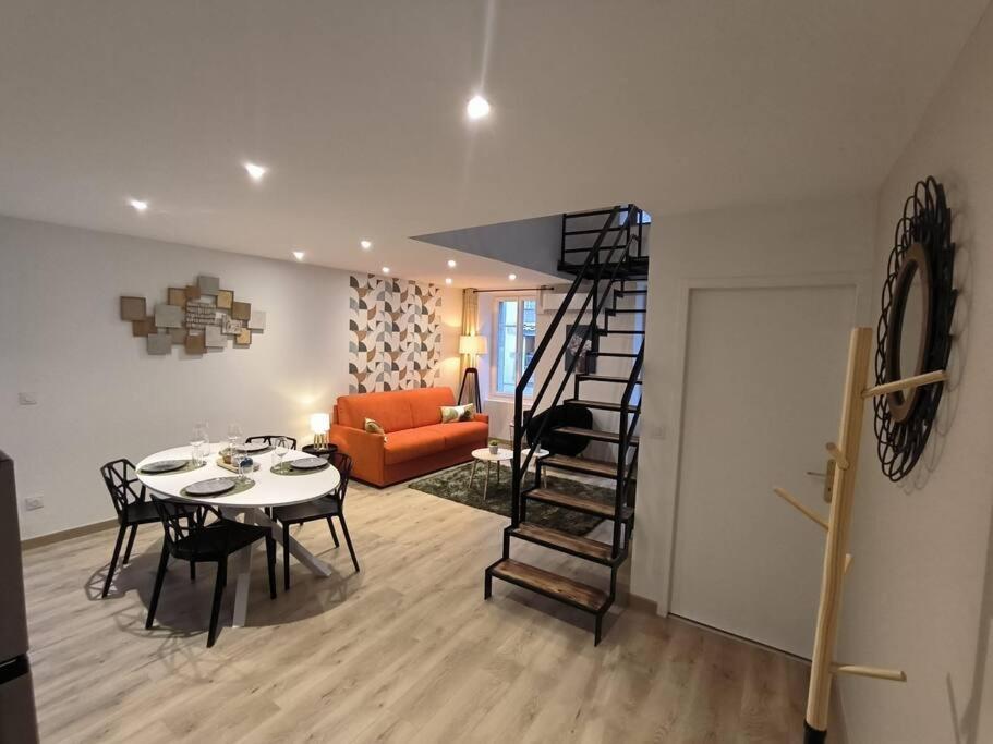 T2 -55M2- Elegant Et Chaleureux Lägenhet Montbrison Exteriör bild
